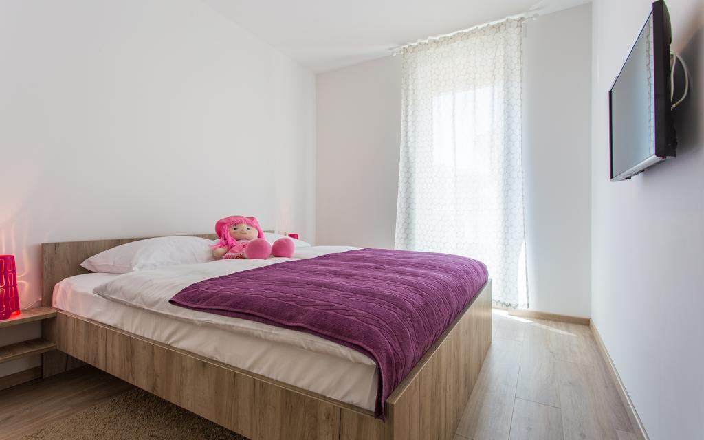 Apartments Viktorija 巴斯卡 外观 照片